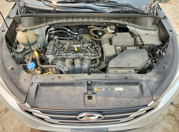 KM8J3CA42HU557443 2017 HYUNDAI TUCSON Silver Widok komory silnika