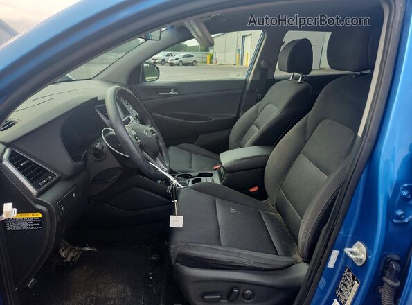 KM8J3CA44JU735004 2018 HYUNDAI TUCSON Blue წინა სალონის ხედი