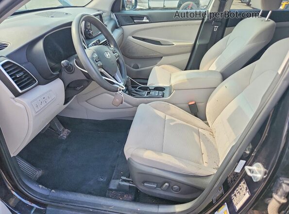 KM8J3CA45MU368232 2021 HYUNDAI TUCSON Черный Вид салона спереди