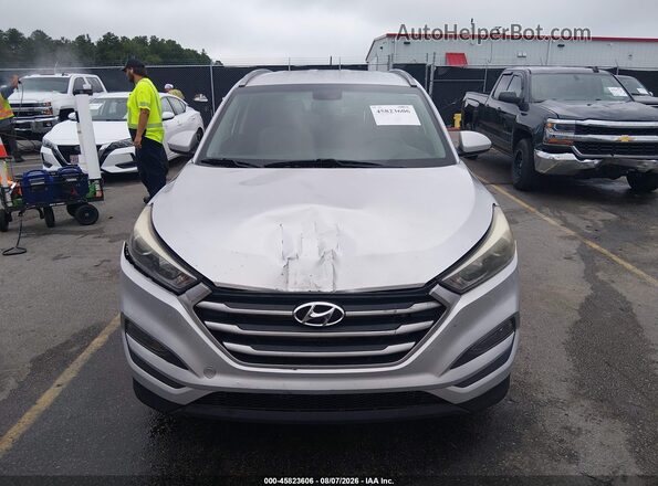 KM8J3CA47HU583407 2017 HYUNDAI TUCSON Silver Widok zestawu wskaźników