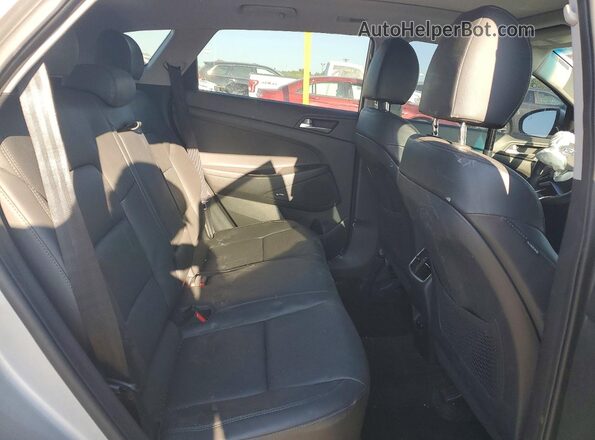 KM8J3CAL0LU242138 2020 HYUNDAI TUCSON Silver Widok wnętrza z tyłu