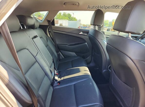 KM8J3CAL6MU377772 2021 HYUNDAI TUCSON Silver Widok wnętrza z tyłu