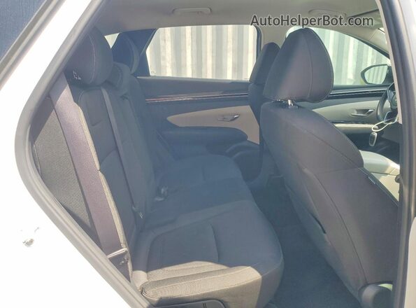 KM8JB3AE3NU091156 2022 HYUNDAI TUCSON White Вид задньої частини салону