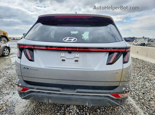 KM8JBCAE7NU032823 2022 HYUNDAI TUCSON Silver Widok z tyłu