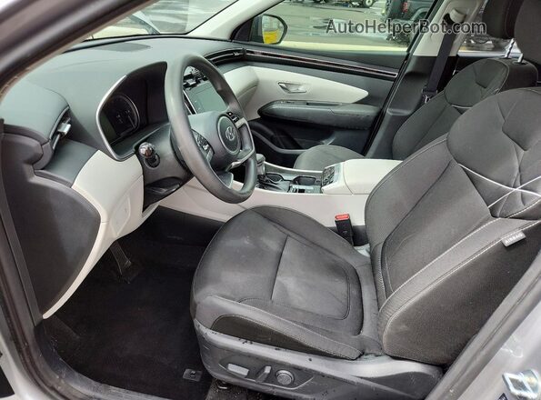 KM8JBCAE7NU032823 2022 HYUNDAI TUCSON Silver Widok wnętrza z przodu