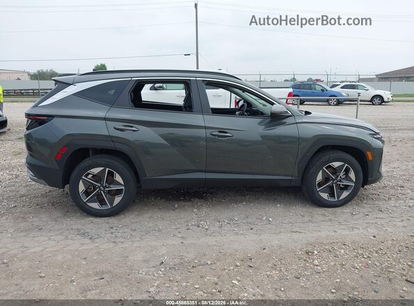 KM8JCDD19SU321886 2025 HYUNDAI TUCSON HYBRID Gray Սալոնի հետևի տեսք