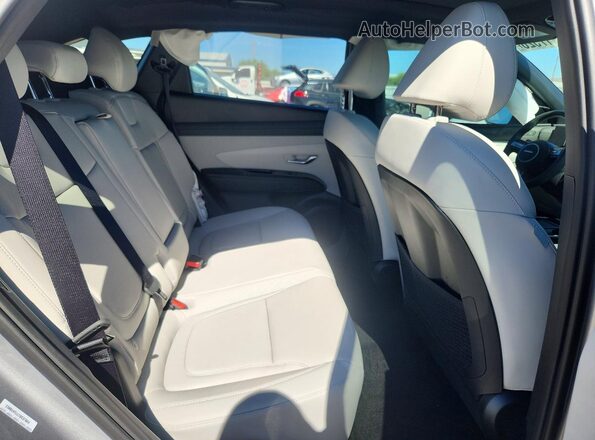 KM8JEDD17TU478053 2026 HYUNDAI TUCSON Silver Rear interior view