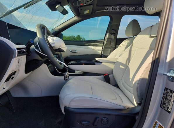 KM8JEDD19TU470455 2026 HYUNDAI TUCSON Серебряный Вид салона спереди