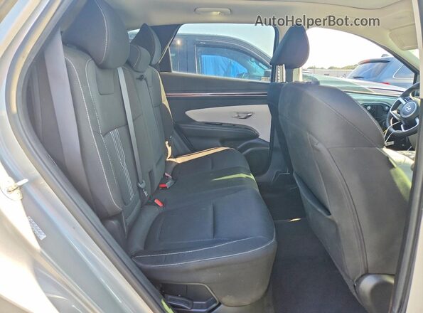 KM8JFCA17NU048635 2022 HYUNDAI TUCSON Серебряный Вид задней части салона