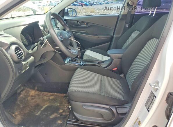 KM8K12AAXJU155296 2018 HYUNDAI KONA White Вид салону спереду