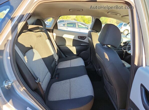 KM8K1CAA5MU678302 2021 HYUNDAI KONA Gray Vista interior trasera