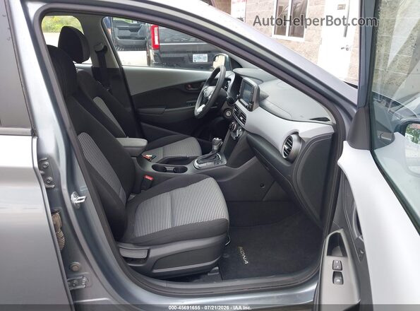 KM8K1CAA7LU576112 2020 HYUNDAI KONA Серый Вид салона спереди