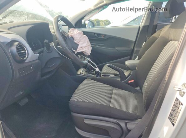 KM8K22AA2JU181968 2018 HYUNDAI KONA White Սալոնի դիմացի տեսք