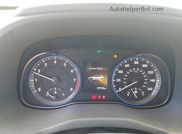 KM8K22AA2JU181968 2018 HYUNDAI KONA White Սարքավորումների վահանակի տեսք