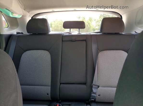 KM8K22AA2JU181968 2018 HYUNDAI KONA White Հետևի նստատեղերի տեսք
