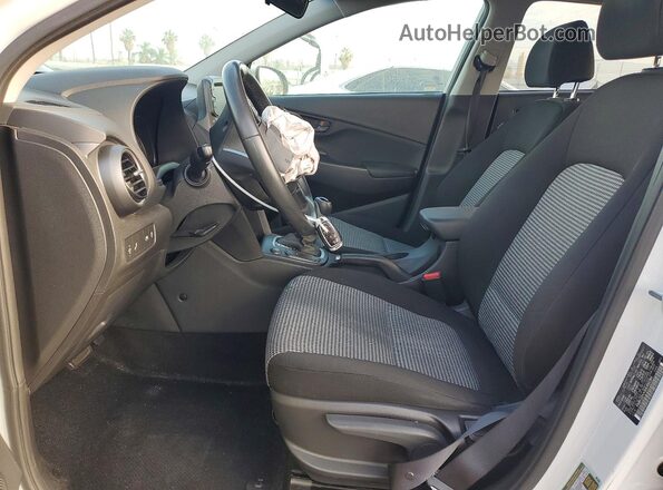 KM8K22AA5MU692384 2021 HYUNDAI KONA White Vista interior delantera