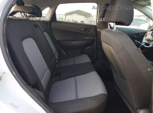 KM8K22AA5MU692384 2021 HYUNDAI KONA White Vista interior trasera