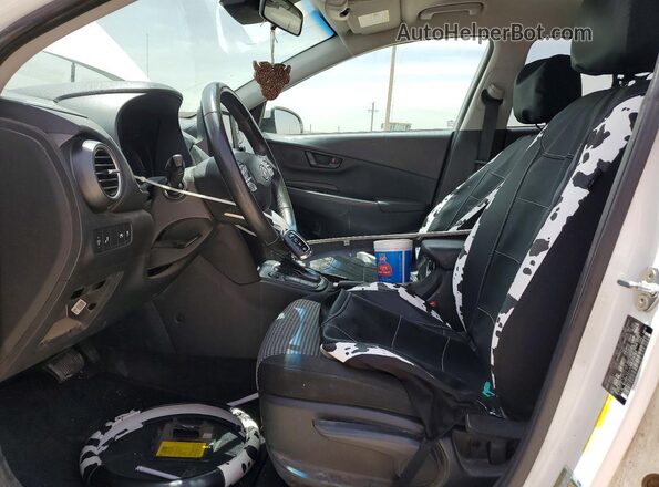 KM8K22AA5MU711757 2021 HYUNDAI KONA White Front interior view