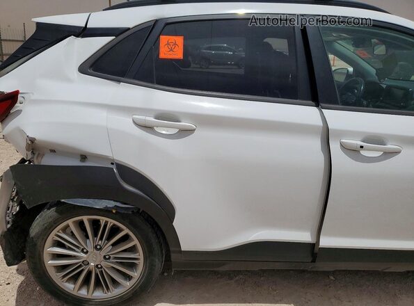 KM8K22AA5MU711757 2021 HYUNDAI KONA White Rear interior view
