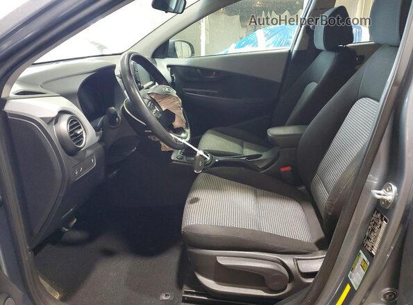 KM8K22AAXJU066891 2018 HYUNDAI KONA Серый Вид салона спереди