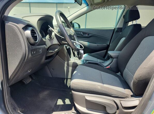 KM8K22AAXJU100246 2018 HYUNDAI KONA Gray Front interior view