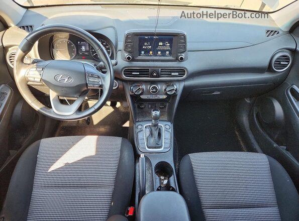 KM8K2CAA6JU097688 2018 HYUNDAI KONA Gray წინა პანელის ხედი