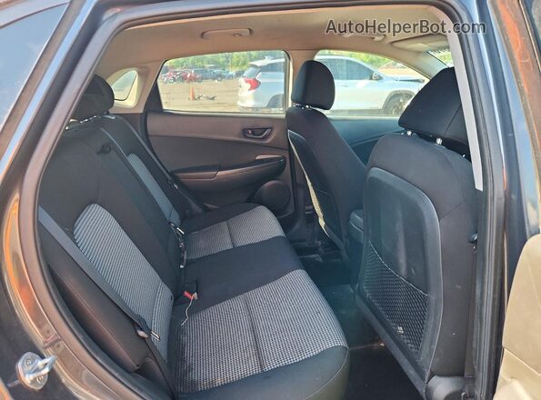 KM8K2CAA6JU097688 2018 HYUNDAI KONA Gray უკანა სავარძლების ხედი