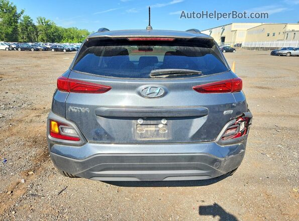 KM8K2CAA6JU097688 2018 HYUNDAI KONA Gray უკანა ხედი