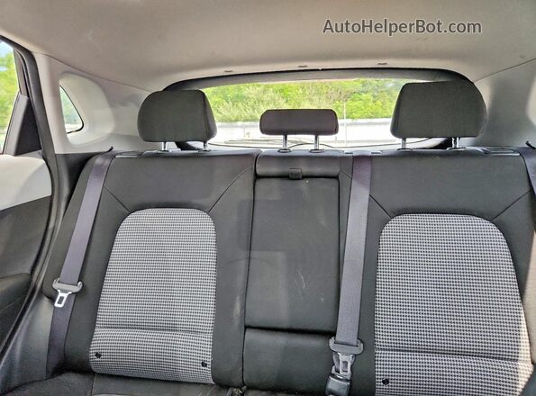 KM8K2CAA6LU440647 2020 HYUNDAI KONA Black Widok tylnych siedzeń