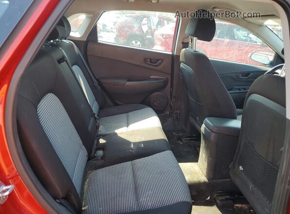 KM8K2CAA7MU652166 2021 HYUNDAI KONA Red Widok wnętrza z tyłu