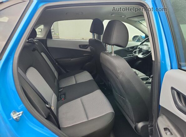 KM8K2CAA8LU482236 2020 HYUNDAI KONA Blue Widok wnętrza z tyłu