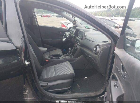 KM8K2CAA8LU580733 2020 HYUNDAI KONA Черный Вид салона спереди
