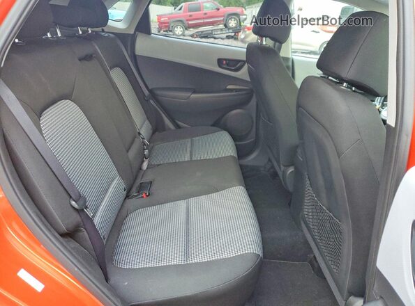 KM8K2CAAXLU449805 2020 HYUNDAI KONA Orange Սալոնի հետևի տեսք