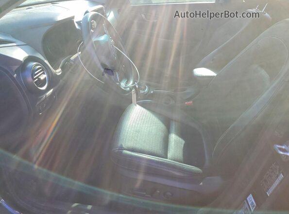 KM8K33A50JU147355 2018 HYUNDAI KONA Charcoal Вид салону спереду