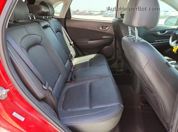 KM8K33A51MU687768 2021 HYUNDAI KONA Red Vista de los asientos traseros