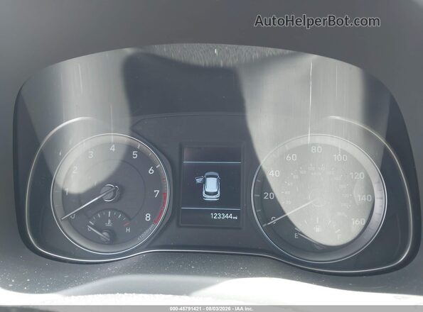 KM8K33A54JU080579 2018 HYUNDAI KONA Red Widok tylnych siedzeń