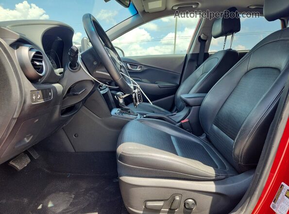 KM8K33A55JU078629 2018 HYUNDAI KONA Red Front interior view