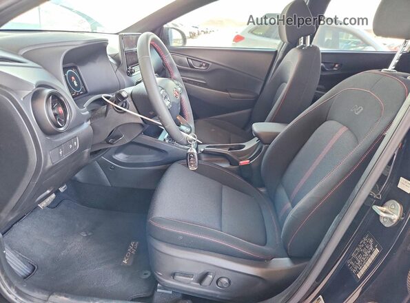 KM8K3CA36PU039152 2023 HYUNDAI KONA Black Սալոնի դիմացի տեսք
