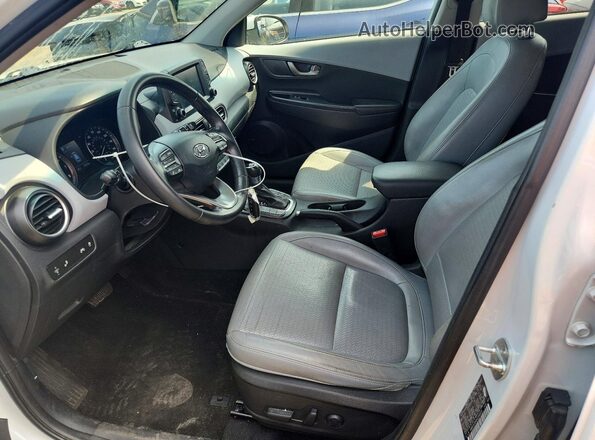 KM8K3CA54KU394833 2019 HYUNDAI KONA White Widok wnętrza z przodu