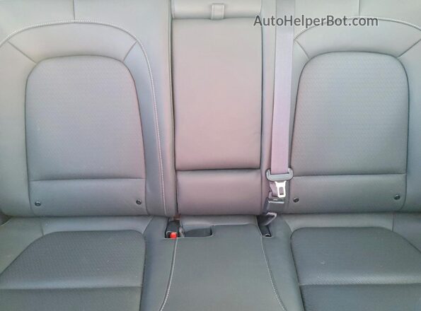 KM8K3CA58JU091455 2018 HYUNDAI KONA Красный Вид задних сидений