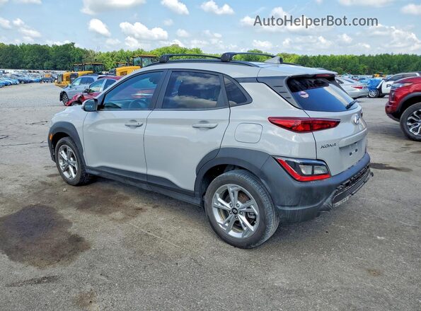 KM8K3CAB6PU023945 2023 HYUNDAI KONA Gray Trasero izquierdo
