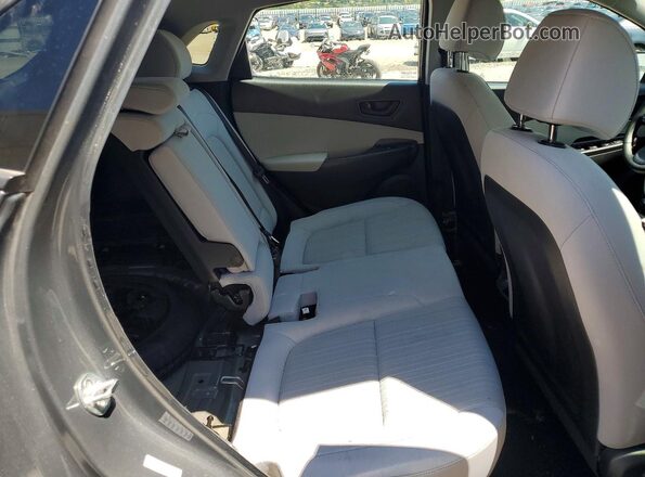KM8K3CAB8PU012445 2023 HYUNDAI KONA Gray Vista de los asientos traseros