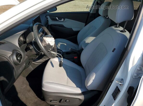KM8K3CABXPU025326 2023 HYUNDAI KONA White Front interior view