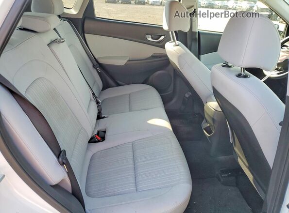 KM8K3CABXPU025326 2023 HYUNDAI KONA White Rear seats view