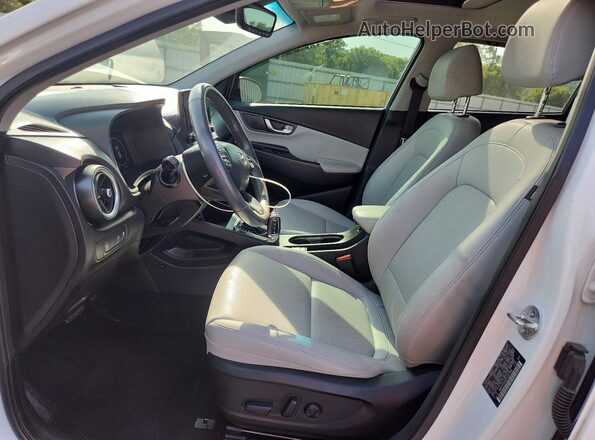 KM8K53A36PU997945 2023 HYUNDAI KONA White Вид салону спереду