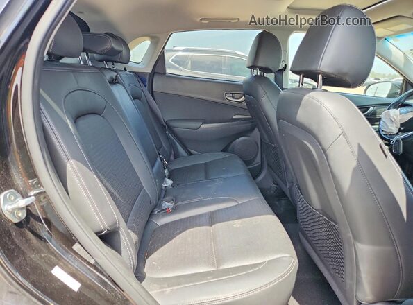 KM8K53A51MU628309 2021 HYUNDAI KONA Black Widok tylnych siedzeń
