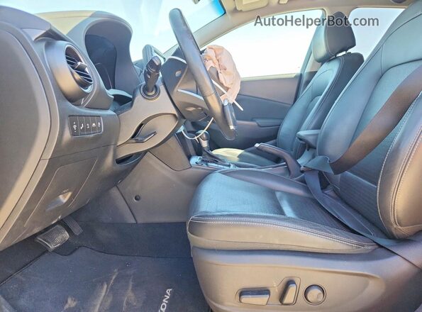 KM8K53A5XLU513545 2020 HYUNDAI KONA Gray Вид салону спереду