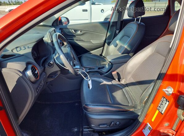 KM8K5CA50LU569056 2020 HYUNDAI KONA Orange Widok wnętrza z przodu