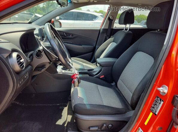 KM8K62AA0KU286286 2019 HYUNDAI KONA Orange Vista interior delantera
