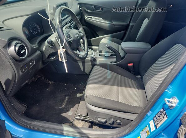 KM8K62AA1JU076598 2018 HYUNDAI KONA Blue Vista interior delantera